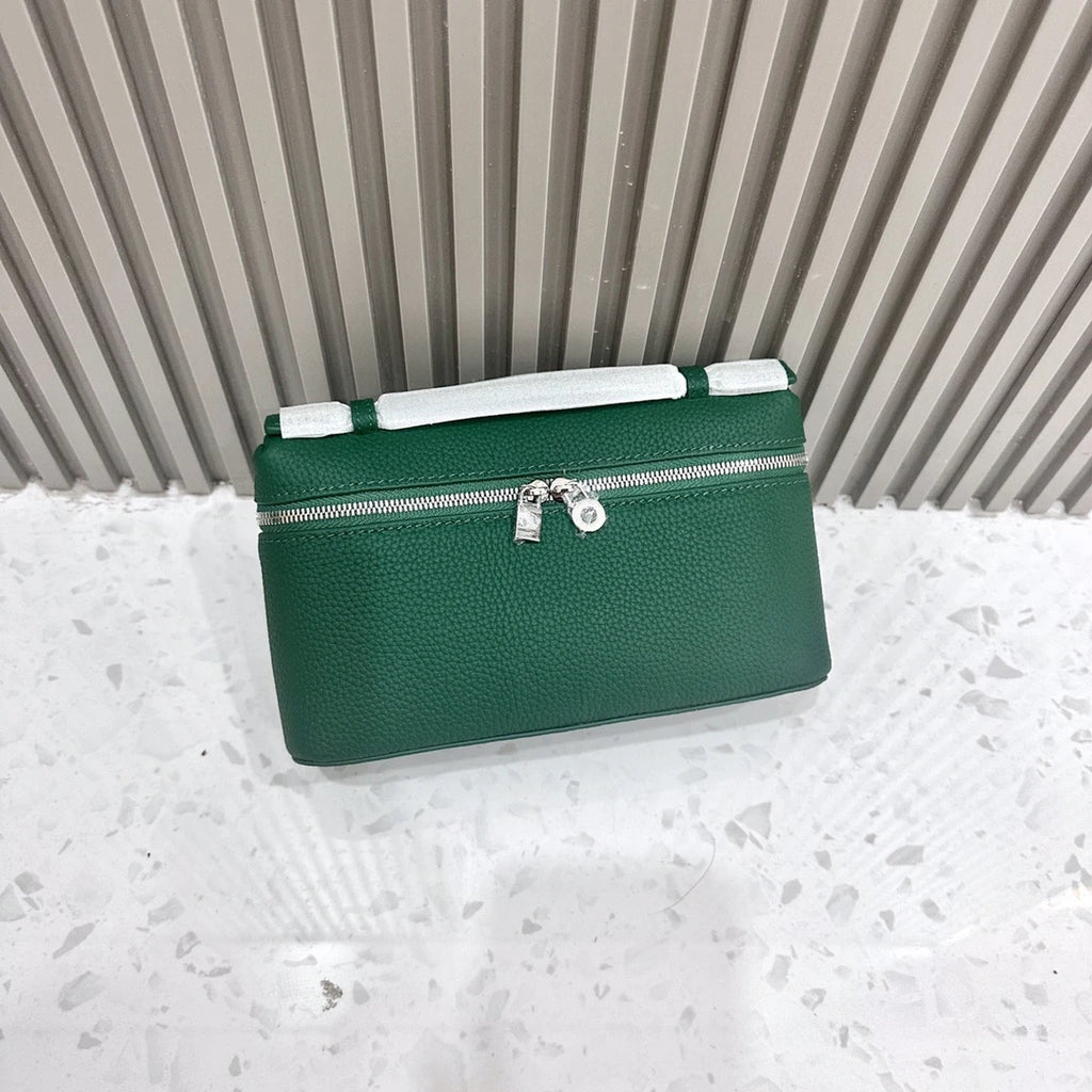 ew genuine leather LP19 mobile phone handbag for women. Exclusive to women, with a luxurious design and compact and exquisite ap