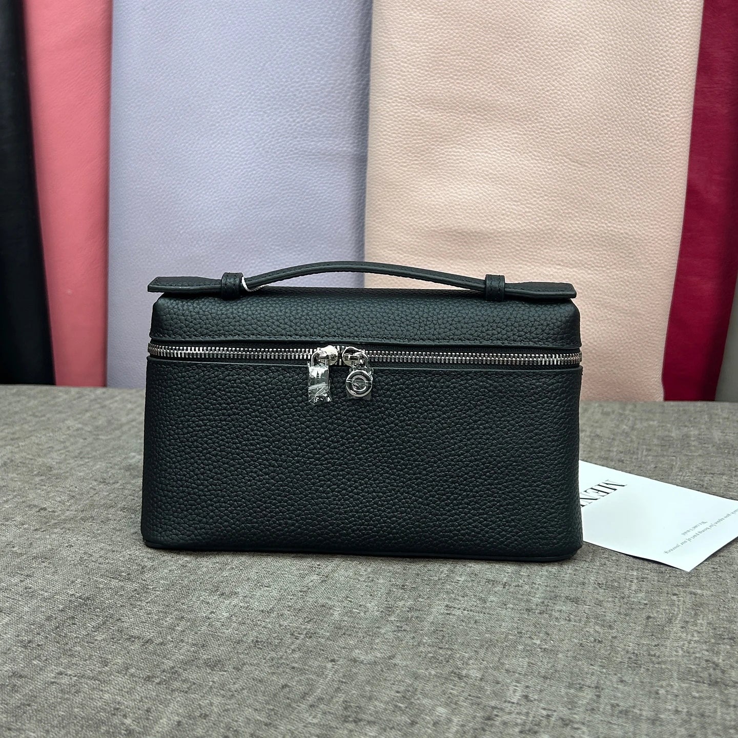 ew genuine leather LP19 mobile phone handbag for women. Exclusive to women, with a luxurious design and compact and exquisite ap
