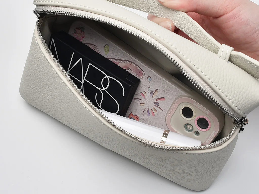 ew genuine leather LP19 mobile phone handbag for women. Exclusive to women, with a luxurious design and compact and exquisite ap