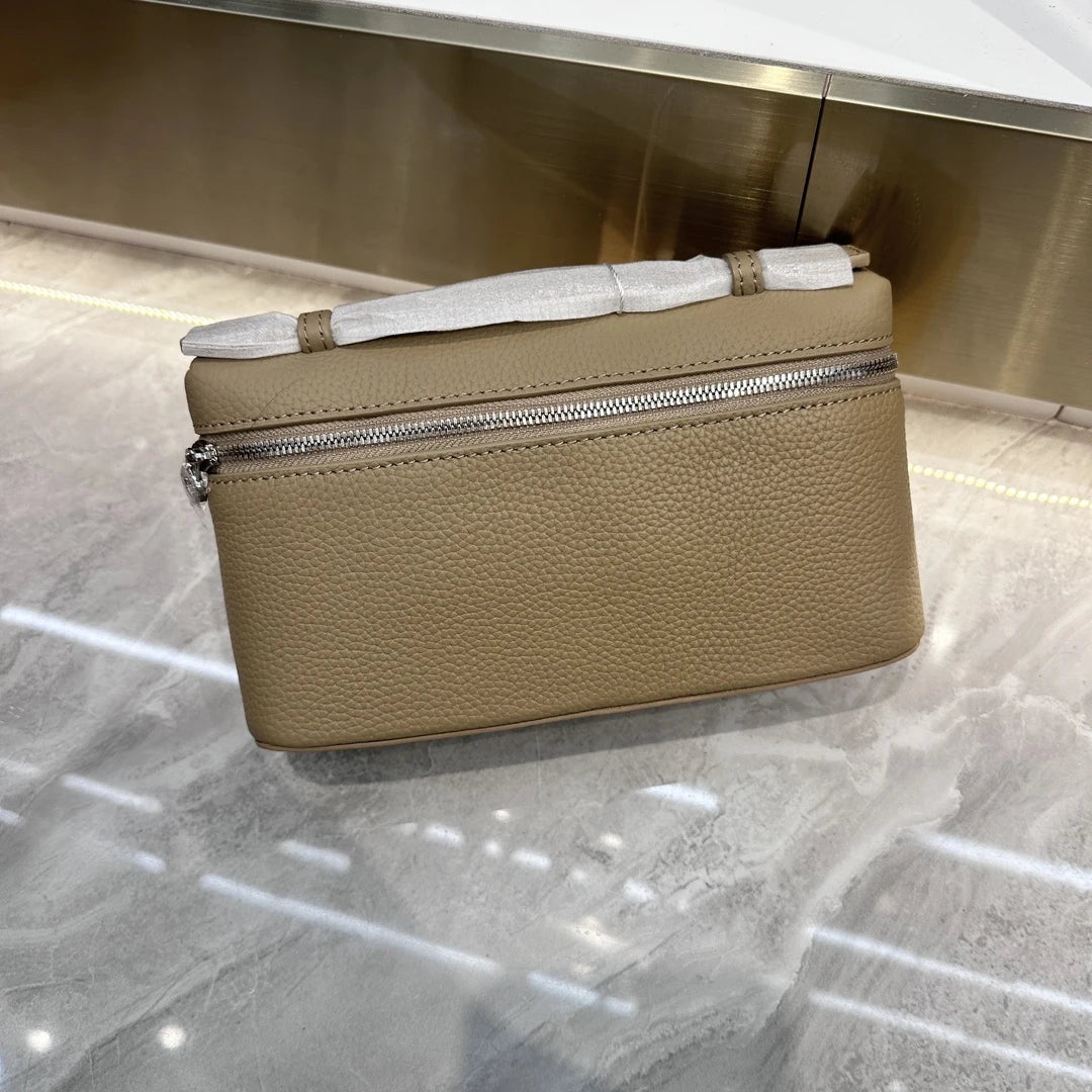 ew genuine leather LP19 mobile phone handbag for women. Exclusive to women, with a luxurious design and compact and exquisite ap