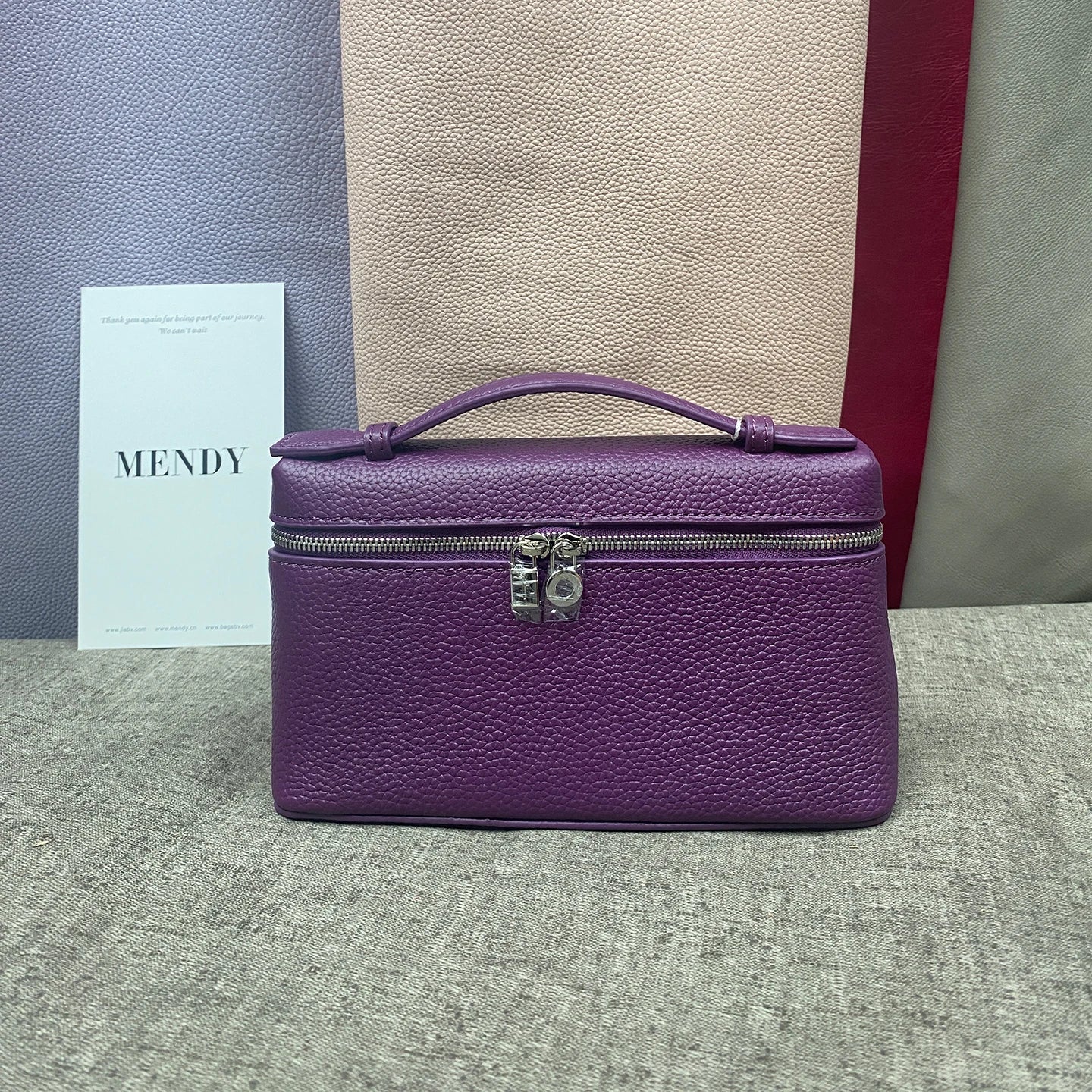 ew genuine leather LP19 mobile phone handbag for women. Exclusive to women, with a luxurious design and compact and exquisite ap