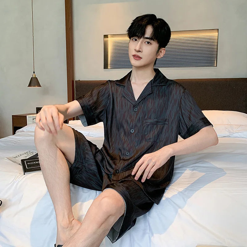 New men's summer summer thin ice silk short-sleeved shorts pajamas teenagers can wear a home service suit