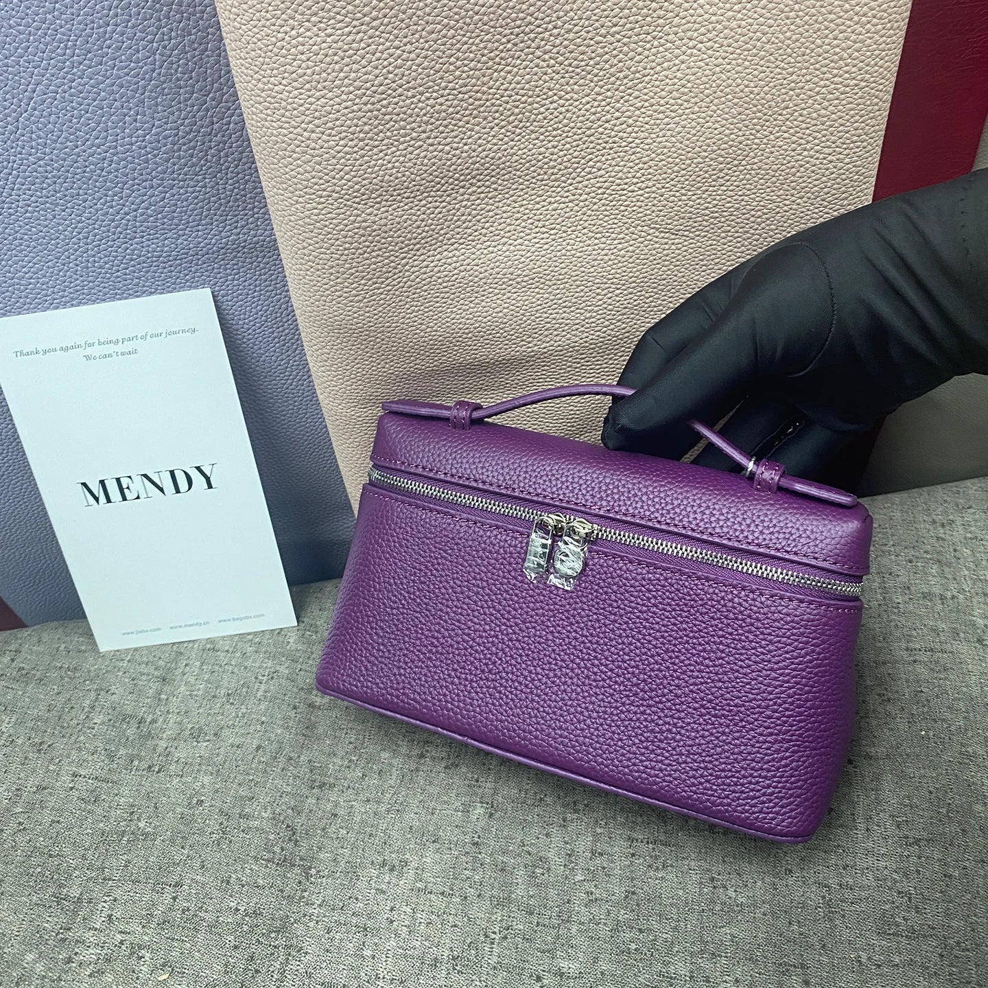 ew genuine leather LP19 mobile phone handbag for women. Exclusive to women, with a luxurious design and compact and exquisite ap