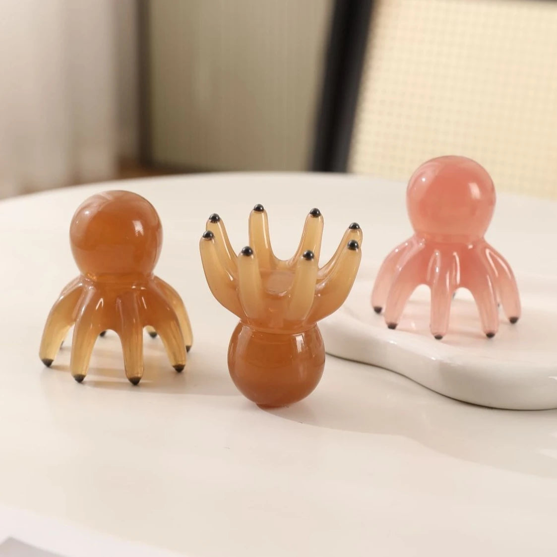 Resin Octopus Massage Comb Head Meridian Scraping Scalp Massage Brush Acupuncture SPA Gua Sha Massage Comb Fatigue Relief Main image