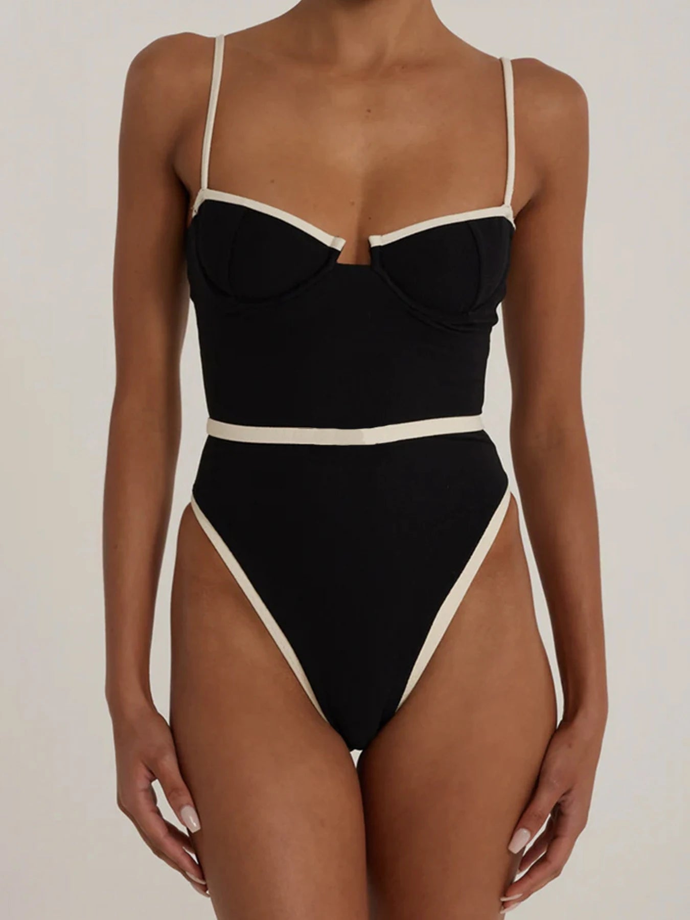 2024 New Black And White Contrast Color One Piece Swimsuit For Women Push Up Swimwear Bodysuit Monokini Bathing Suit Beachwear Secondary image