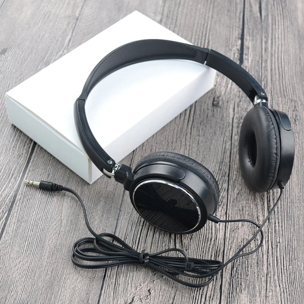 Universal Headphone Over Ear Foldable Wired Earphones HiFi Stereo Sound Portable Headset 3.5mm Headphone HiFi Stereo Sound Secondary image